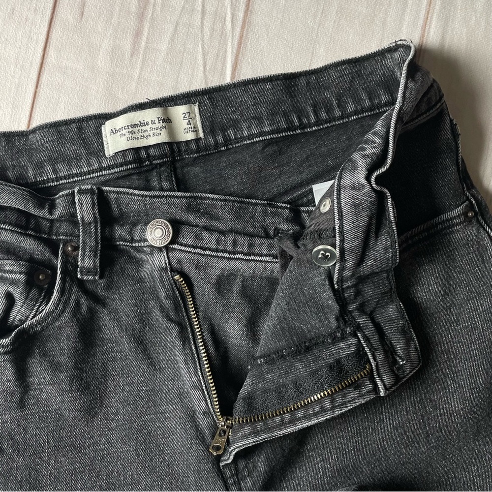 Abercrombie & Fitch 90s Slim Straight Ultra High Rise Jeans Women’s 4 | 27 Black - Picture 8 of 11